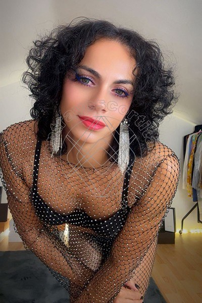 Foto 17 di Samantha Dumont travescort Riccione