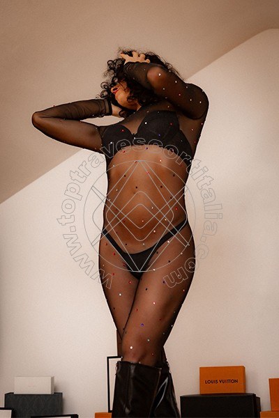 Foto 3 di Samantha Dumont travescort Riccione