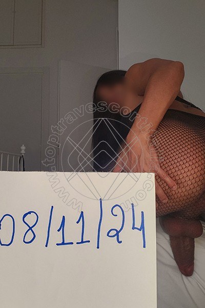 Foto hot di Giulia Cavali Attiva travescort Torino