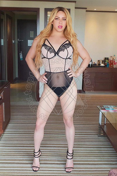 Foto 3 di Ninah Fox travescort Glasgow