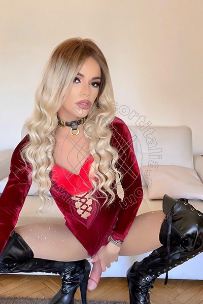 Foto hot 19 di Rafaella Menicucci Xxl travescort Genova