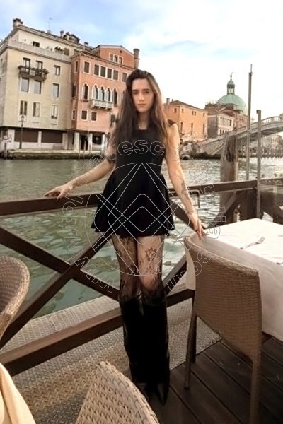 Foto 17 di Sarah travescort Roma