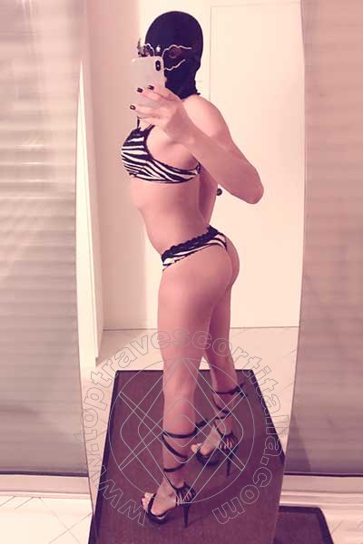 Foto selfie 95 di Samantha Dumont travescort Riccione
