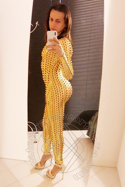 Foto selfie 90 di Samantha Dumont travescort Riccione