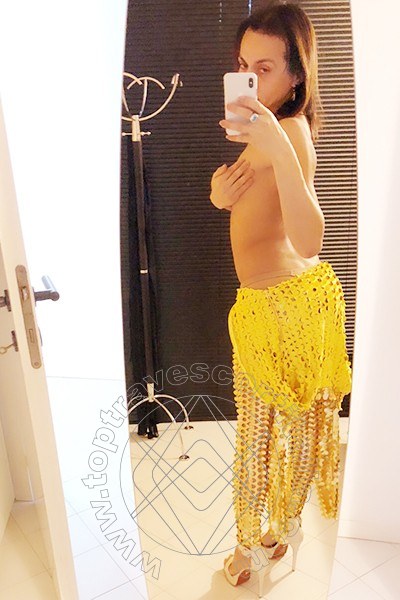 Foto selfie 87 di Samantha Dumont travescort Riccione