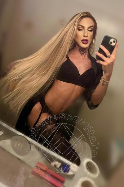 Foto selfie 61 di Dafinny Doll travescort Roma