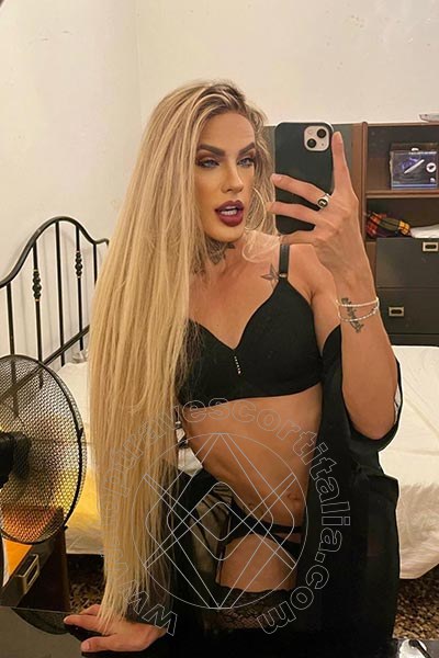 Foto selfie 60 di Dafinny Doll travescort Roma