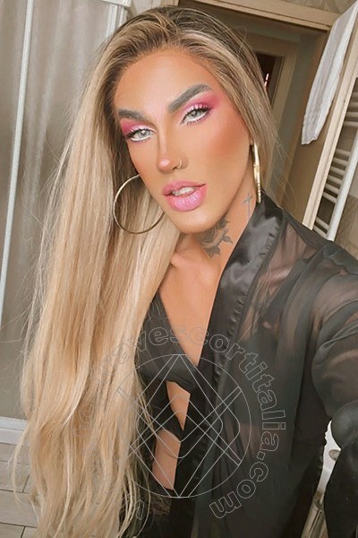 Foto selfie 54 di Dafinny Doll travescort Roma