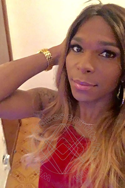 Foto selfie 175 di Thais Melo travescort Roma