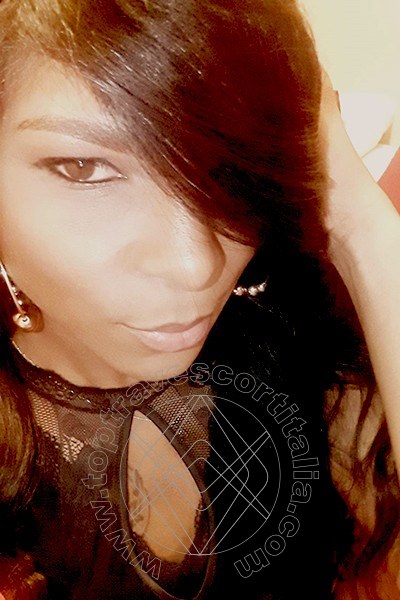 Foto selfie 72 di Thais Melo travescort Roma