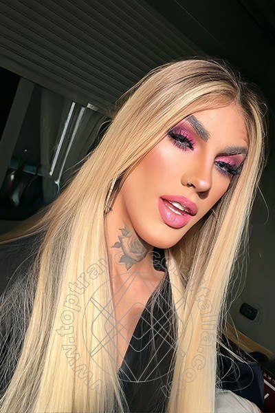Foto selfie 40 di Dafinny Doll travescort Roma