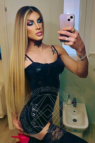 Foto selfie 32 di Dafinny Doll travescort Roma