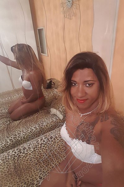 Foto selfie 19 di Mycaella travescort Prato