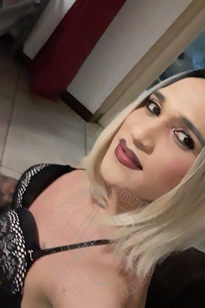 Foto selfie 13 di Martina Senza Limiti travescort Palermo