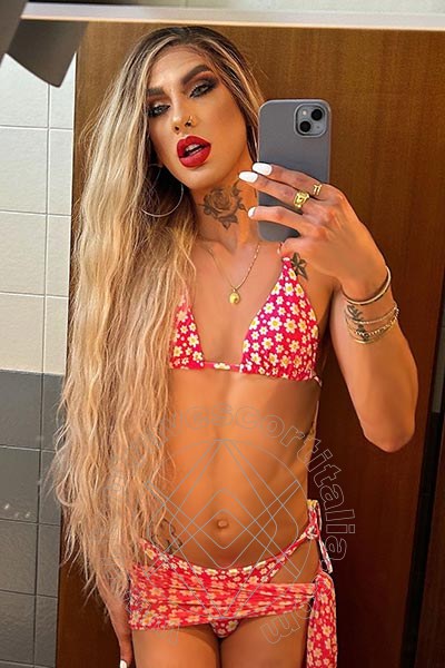Foto selfie 22 di Dafinny Doll travescort Roma