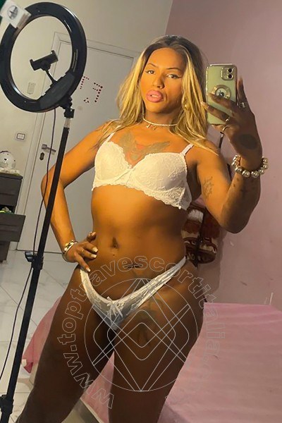 Foto selfie 17 di Afrodite Nera travescort Roma