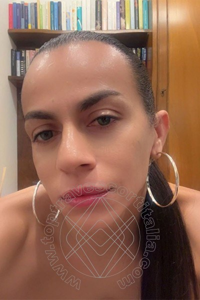 Foto selfie 19 di Samantha Dumont travescort Riccione