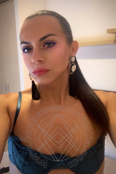 Foto selfie 16 di Samantha Dumont travescort Riccione