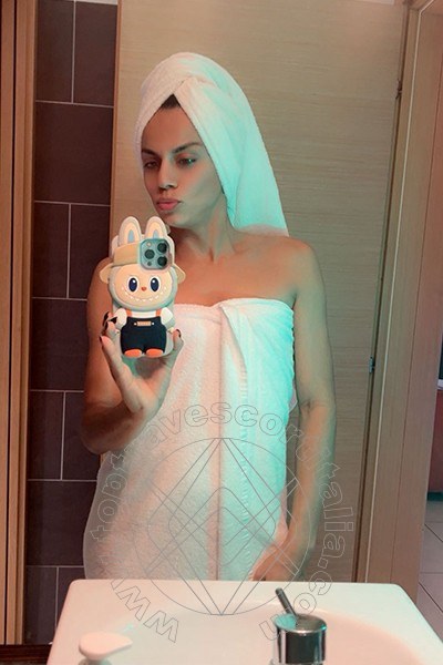 Foto selfie 12 di Samantha Dumont travescort Riccione