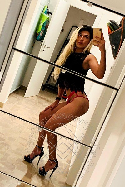 Foto selfie 49 di Giulia Araujo travescort Torino