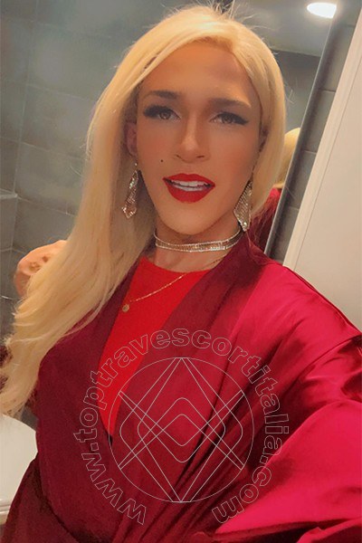 Foto selfie 32 di Giulia Araujo travescort Torino